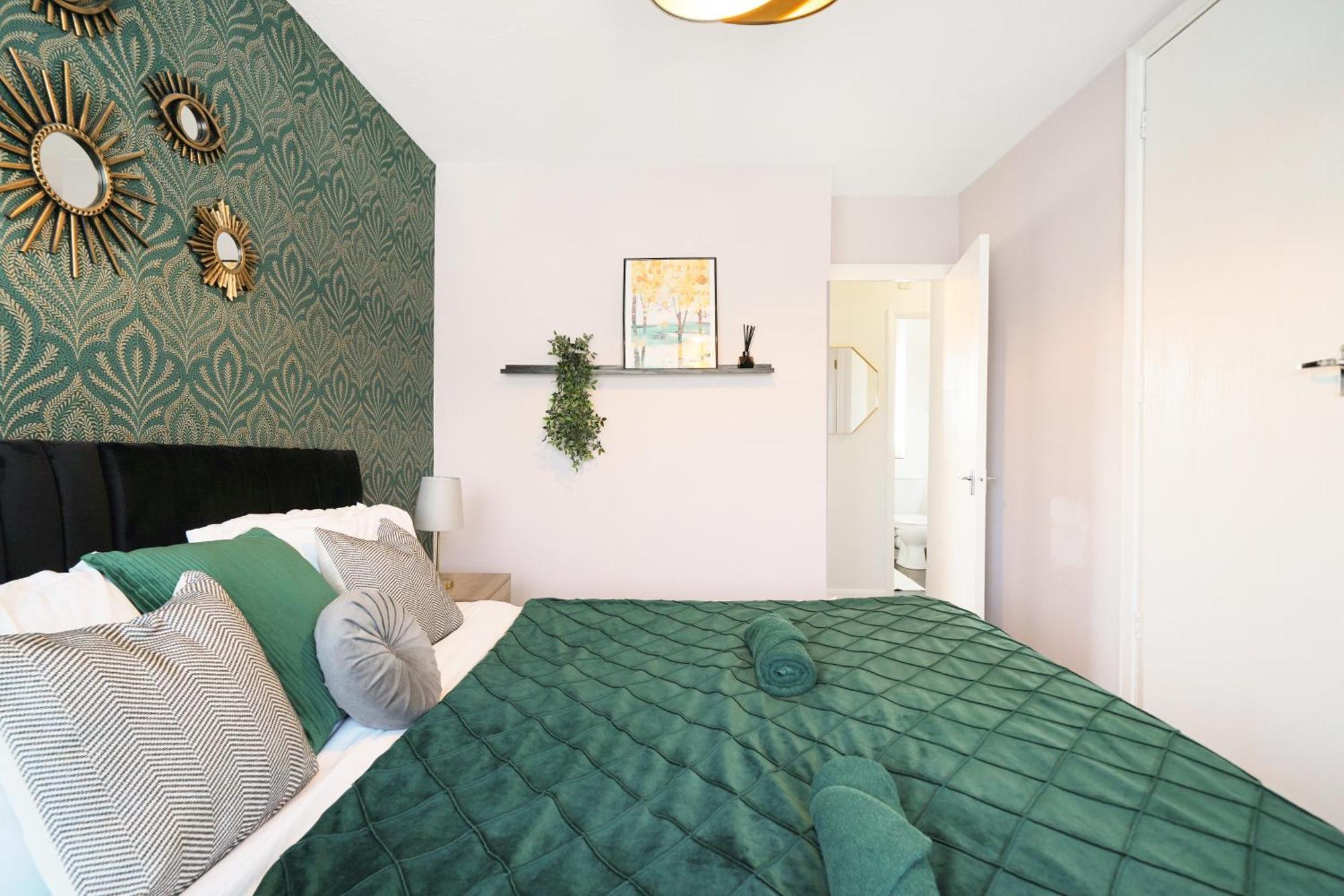 Cosy Corner In Aylesbury Near Stoke Mandeville Hospital & Town Centre With Private Parking Екстериор снимка